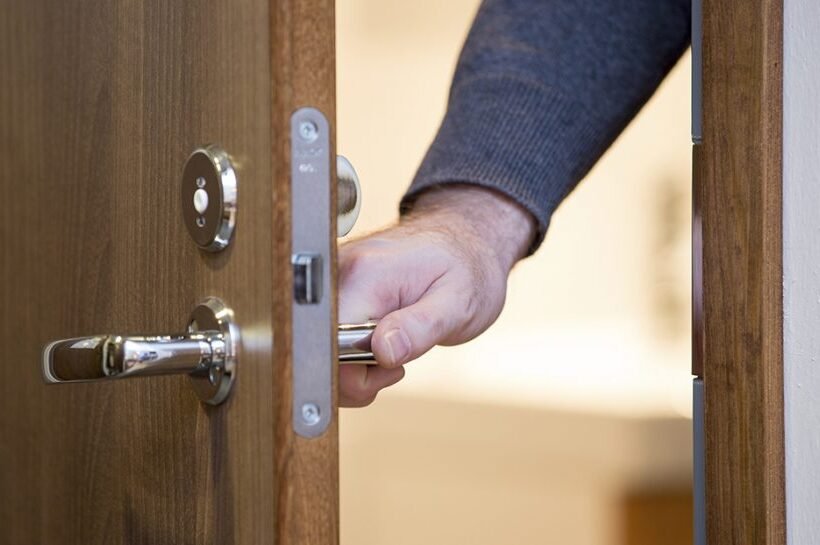 Những hành vi đánh giá một người được giáo dục tốt
